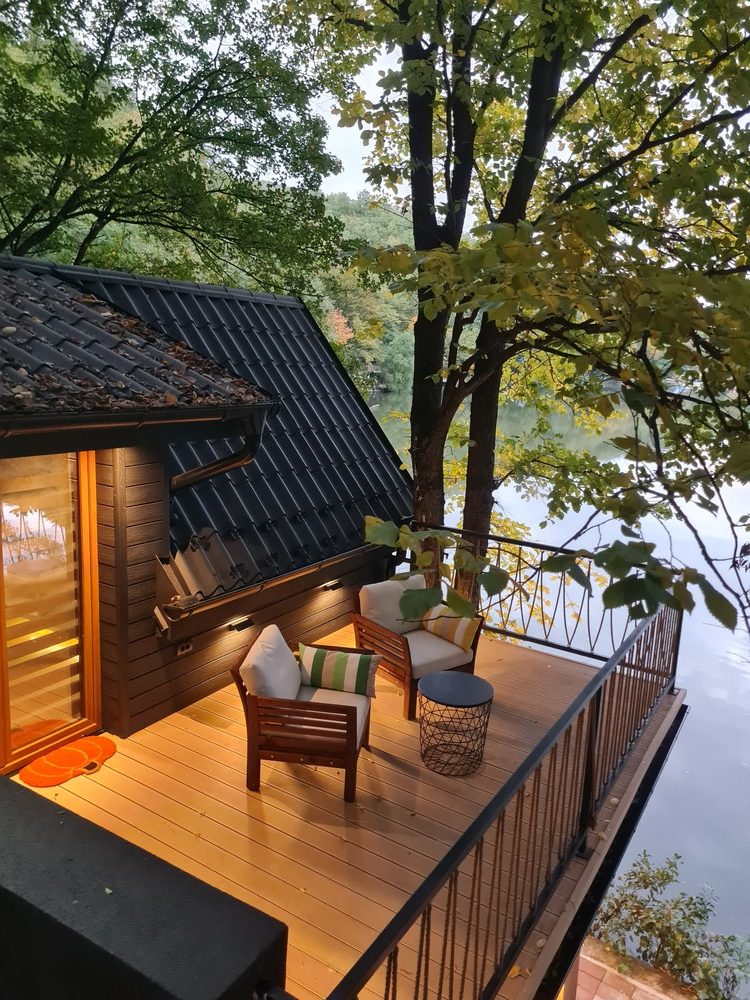 treehouse at lake Medjuvrsje situated in Ovcar Spa with kayak and fisihing experience